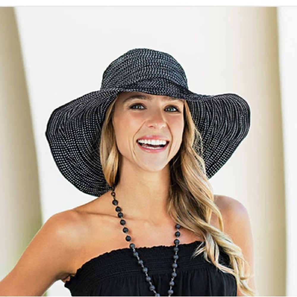 WALLAROO HAT COMPANY Blue Polka Dot Scrunchie Packable Sun Hat